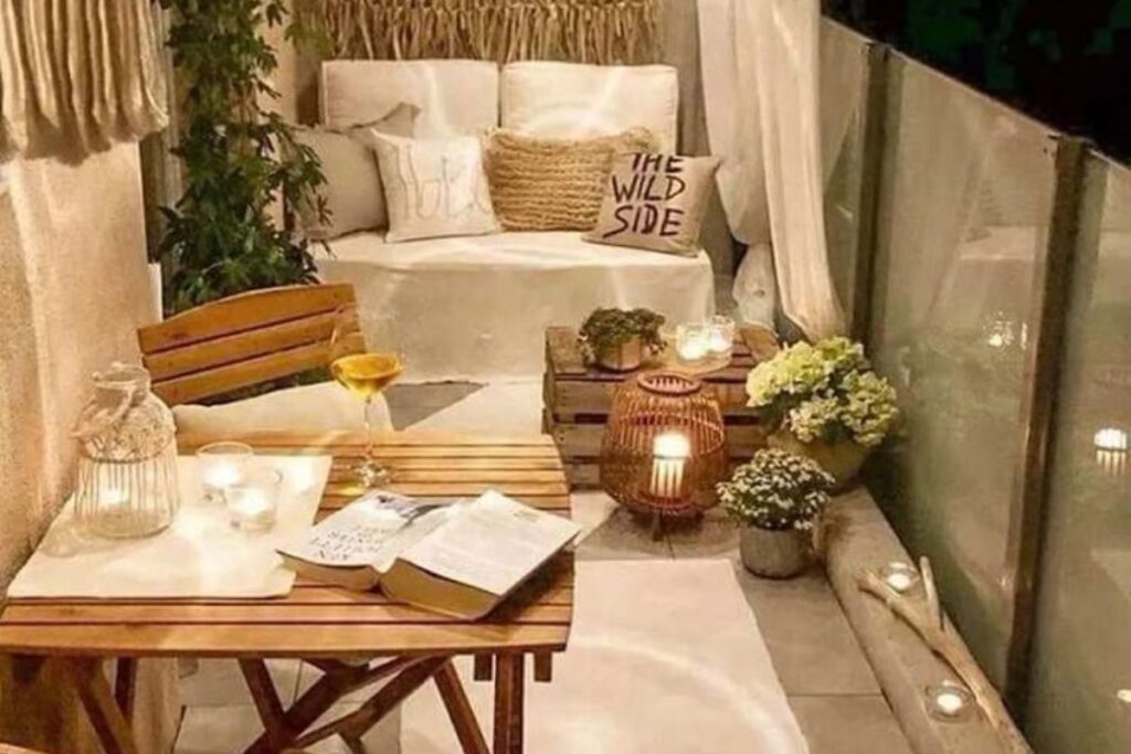 Decoração de Sacada Pequena: Como Transformar em um Refúgio Aconchegante decoração de sacada pequena