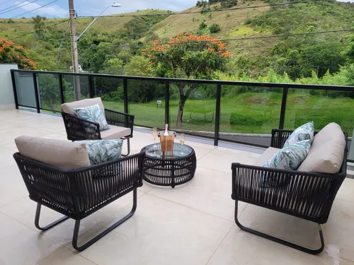 Top 5 Móveis para Varanda: Transforme Seu Espaço com Estilo e Conforto