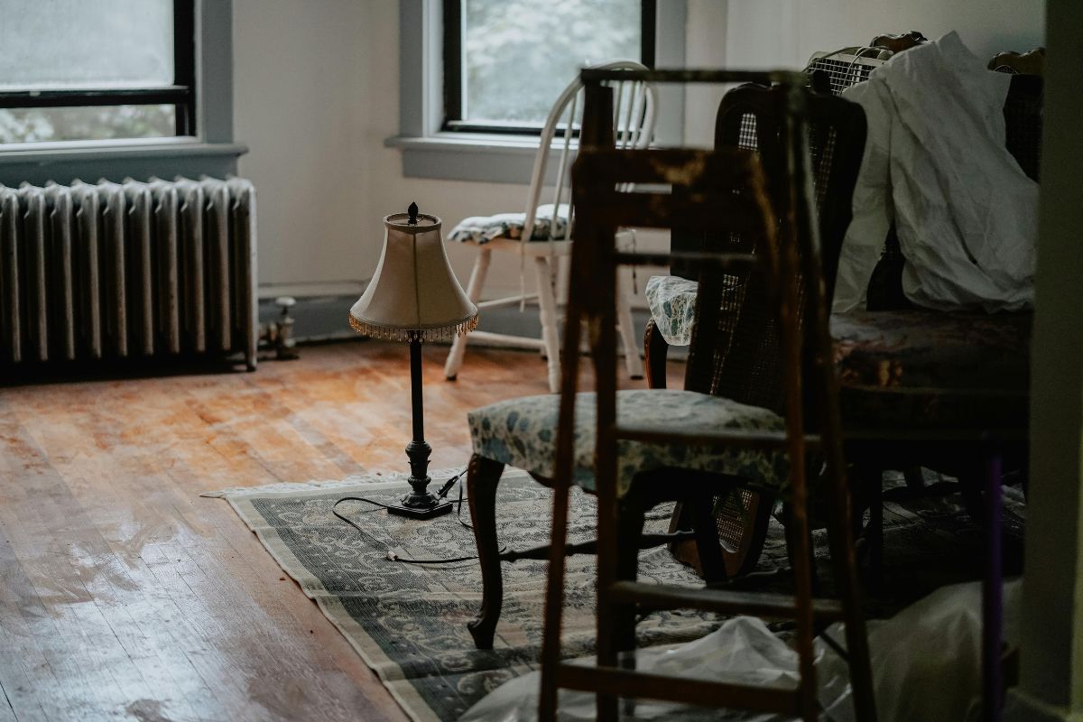 7 Erros Que Deixam a Casa Com Cara de Gambiarra (Mesmo Gastando Pouco)